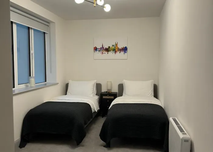 Haus Of Sulis, City Centre Apartment With Lift Access