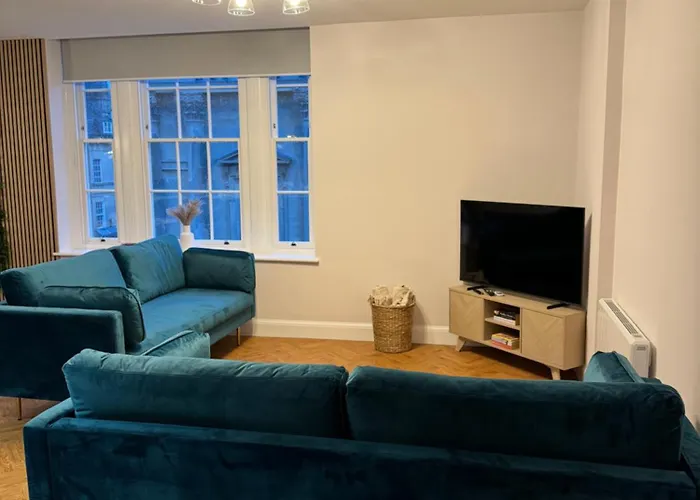 Haus Of Sulis, City Centre Apartment With Lift Access