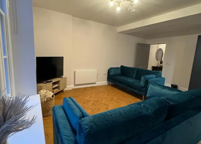 Haus Of Sulis, City Centre Apartment With Lift Access